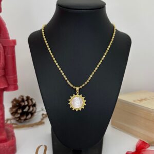 Collar Medalla Virgen Dorada